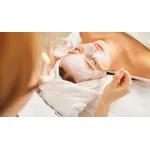 Peeling twarzy - co daje i jak często go robić?