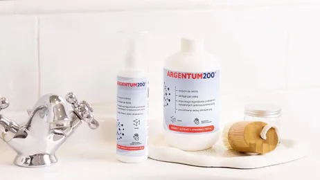 Srebro i krwawnik: duet, który uspokaja skórę (i sumienie każdej minimalistki!)