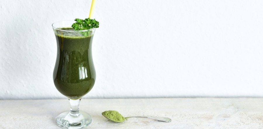 Młody jęczmień - właściwości i przeciwwskazania do spożywania | iZielnik.pl