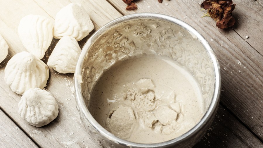 Maseczka z białej glinki | iZielnik.pl