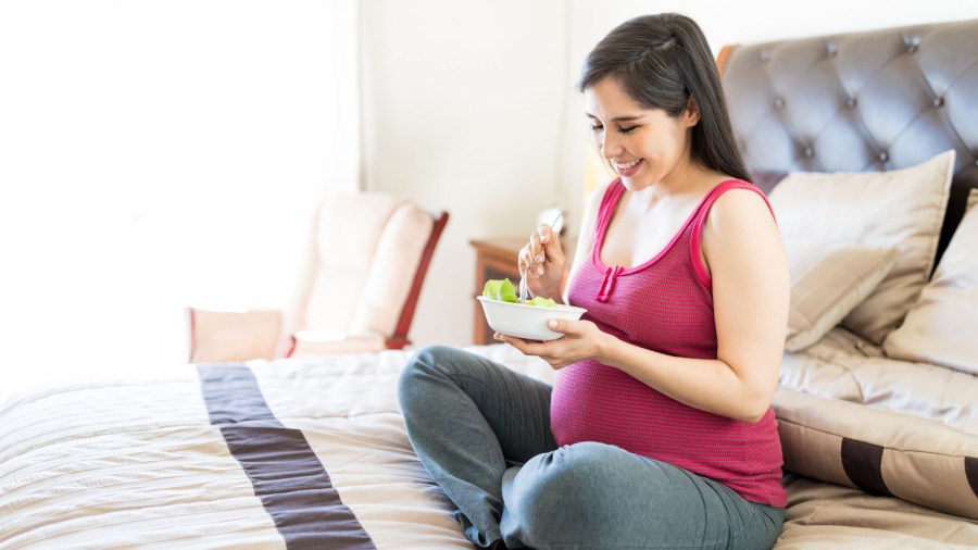 Domowe sposoby na przeziębienie w ciąży | iZielnik.pl