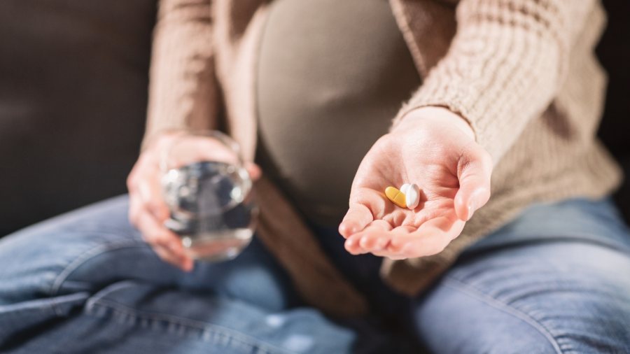 Jak leczyć przeziębienie w ciąży? | iZielnik.pl